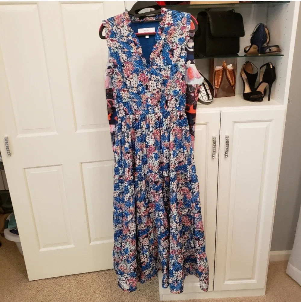 Elizabeth & James Meg Floral Tier Maxi Dress Small